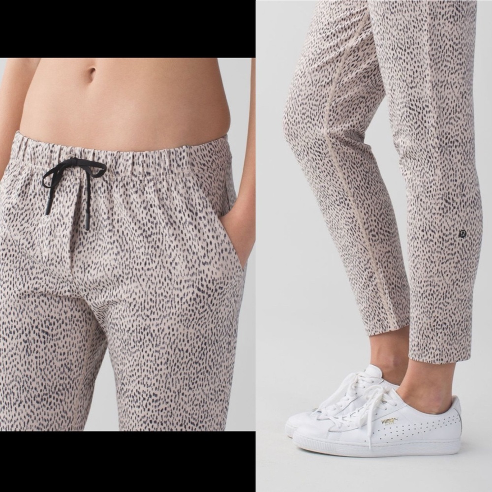 Lululemon Jet Crop *Luon (Slim) in Dottie Dash Grain Black